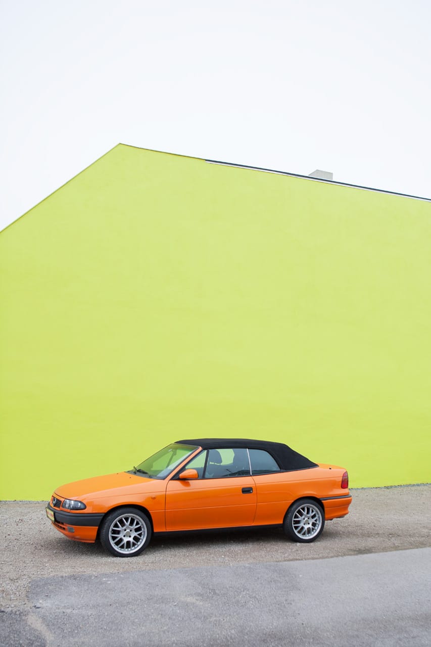 Das letzte Auto, by Julian Mullan